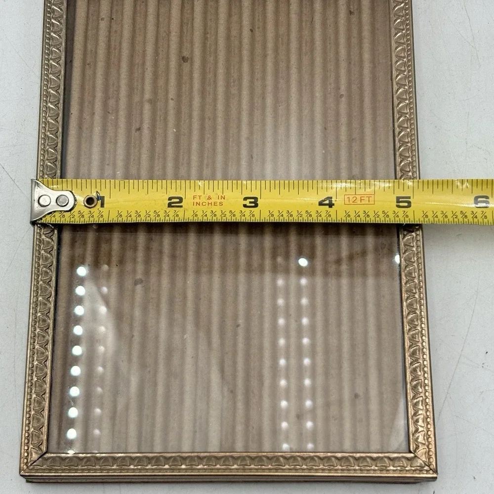 Vintage Metal Picture Frame Glass‎ Easel Gold Tone Ornate Design 5x7